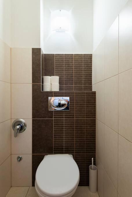 פראג Lighthouse Apartment מראה חיצוני תמונה